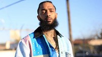 Nipsey Hussle mulai dikenal sejak tahun 2000-an usai berkolaborasi dengan Drake dan Snoop Dogg. Dok. Instagram/nipseyhussle