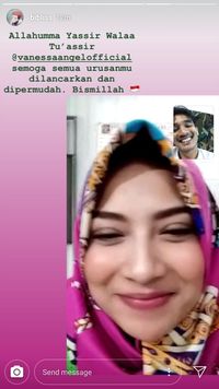 Video call Vanessa dan Bibi