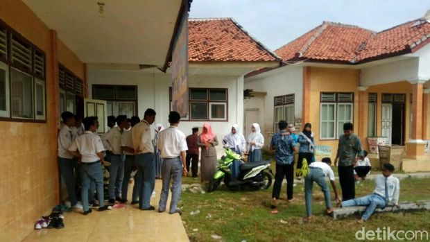 Suasana SMA Alfanisa pasca gempa/