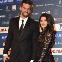 Memiliki suami seorang gelar kiper terbaik di Premier League dan kiper termahal dengan nilai transfer mencapai Rp 1,2 triliun, Natalia pun menikmati hidup mewahnya. Dia selalu mengenakan busana branded mulai dari Gucci, Fendi, Dolce & Gabbana hingga Hermes. Foto: Instagram @ natalialbecker