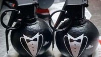 Mau bekas atau pajangan berbentuk granat sekali pun, petugas bandara tak akan mentolerir barang serupa (@tsa/Instagram)