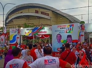 Goyang Jempol Bergema di Tengah 5 Ribu Simpatisan Jokowi di Ngawi