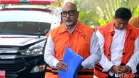 Alexander Muskitta tiba di gedung KPK, Jakarta, Selasa (2/4/2019). Ia akan diperiksa terkait kasus dugaan suap pengadaan barang dan jasa di PT Krakatau Steel.