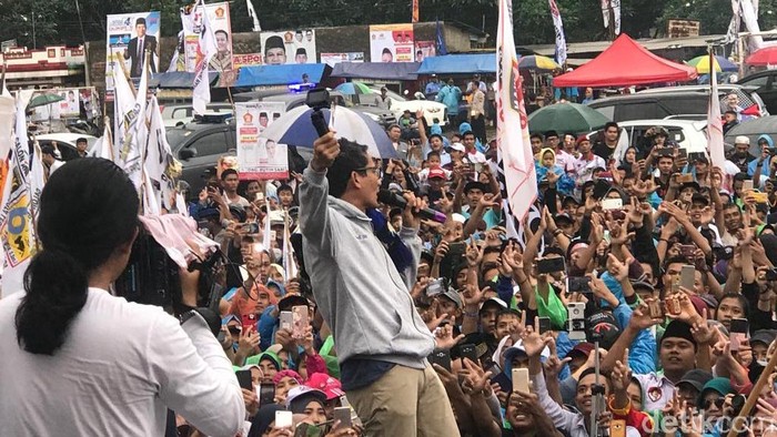 Kampanye di Bekasi, Sandiaga Berpantun Upin Ipin