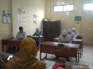 Cerita Siswa SLB di Cirebon Ikuti Ujian Nasional