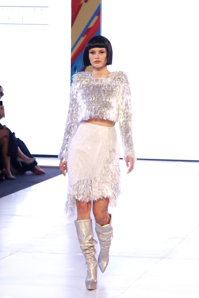 Yogie Pratama menampilkan 20 koleksi terbarunya di Fashion Nation 2019, Senayan City, Jakarta, Jumat, [15/03/2019]. Foto: mohammad Abduh/Wolipop