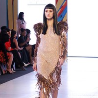 Yogie Pratama menampilkan 20 koleksi terbarunya di Fashion Nation 2019, Senayan City, Jakarta, Jumat, [15/03/2019]. Foto: mohammad Abduh/Wolipop