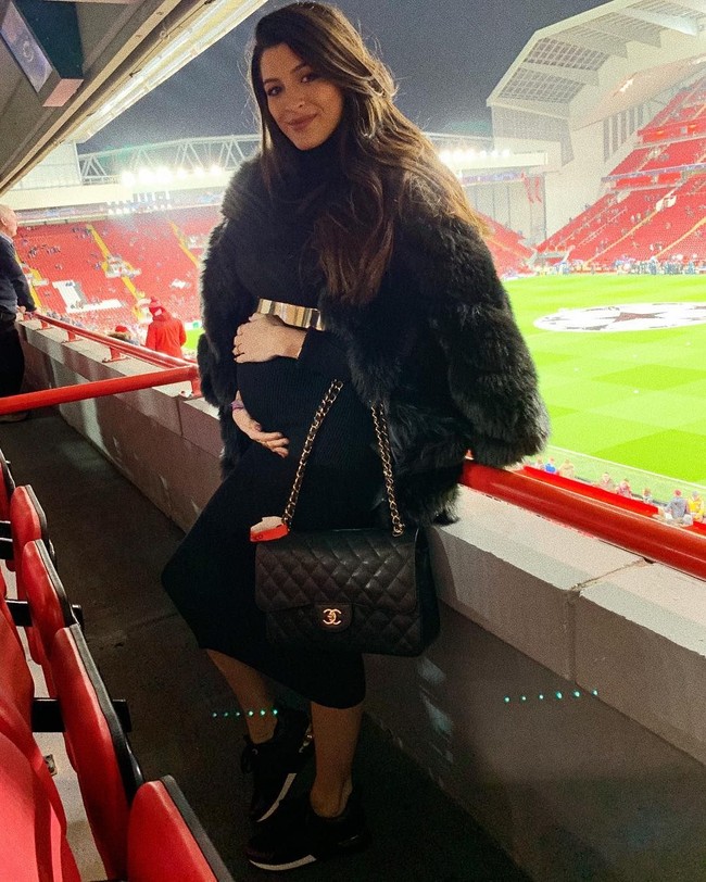 Dalam berbagai wawancara, Alisson kerap mengungkapkan rasa cinta dan kekagumannya pada sang istri. Istriku Natalia meninggalkan Brazil, lima bulan setelah lulus untuk bersamaku. Itu sangat berarti untuku, katanya. Foto: Instagram @ natalialbecker