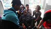 Kegiatan tersebut bertujuan untuk mencoba ubin pemandu trotoar untuk warga difabel yang ingin menuju ke stasiun dan terminal Tanjung Priok.
