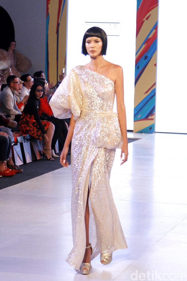 Yogie Pratama menampilkan 20 koleksi terbarunya di Fashion Nation 2019, Senayan City, Jakarta, Jumat, [15/03/2019]. Foto: mohammad Abduh/Wolipop