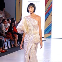 Yogie Pratama menampilkan 20 koleksi terbarunya di Fashion Nation 2019, Senayan City, Jakarta, Jumat, [15/03/2019]. Foto: mohammad Abduh/Wolipop