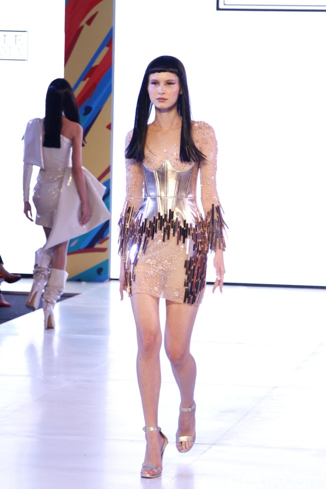 Yogie Pratama menampilkan 20 koleksi terbarunya di Fashion Nation 2019, Senayan City, Jakarta, Jumat, [15/03/2019]. Foto: mohammad Abduh/Wolipop