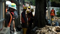 Penataan pedestrian itu pun dilakukan agar para pengguna jalan dapat lebih nyaman dan aman saat melintasi kawasan Gatot Subroto.