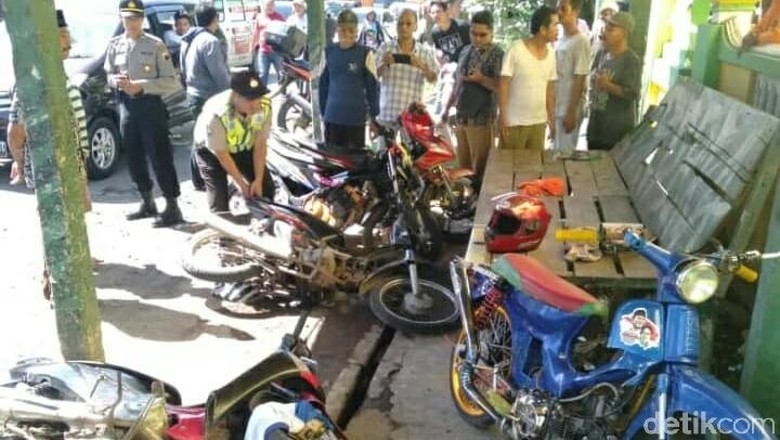 Polisi Ungkap Korban Pengeroyokan Massa Pro Prabowo Pakai Kaus Jokowi Polisi Ungkap Korban Pengeroyokan Massa Pro Prabowo Pakai Kaus Jokowi