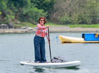 Beres Jadi Menteri, Mau Main Paddle Board Dulu, Bu Susi?