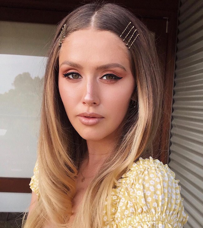 Agar tetap kurus, Ruby pun mengungkapkan kepada 200 ribu lebih pengikutnya di Instagram bahwa gaya hidupnya tidak sehat. Jadi pada dasarnya saya hanya merokok, minum kopi hitam dan coke, ungkapnya seperti dilansir New York Post. Tentu saja apa yang dilakukannya itu tidak pantas ditiru. Berbagai riset menunjukkan merokok bisa menyebabkan kanker paru-paru hingga ketidaksuburan. Foto: Instagram @rubytuesdaymatthews