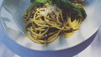 Pria yang lahir pada 5 Mei 1992 itu gemar makan spaghetti. Best spaghetti in the world, tulisnya. Foto: Instagram alexandrearnault