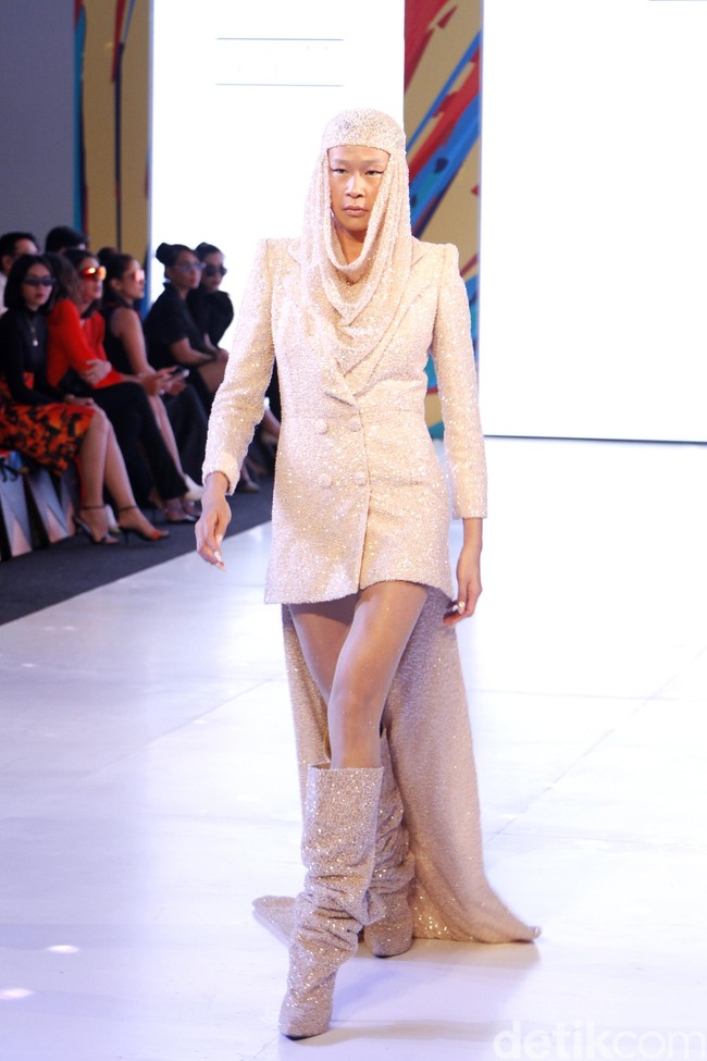Yogie Pratama menampilkan 20 koleksi terbarunya di Fashion Nation 2019, Senayan City, Jakarta, Jumat, [15/03/2019]. Foto: mohammad Abduh/Wolipop