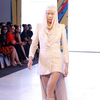 Yogie Pratama menampilkan 20 koleksi terbarunya di Fashion Nation 2019, Senayan City, Jakarta, Jumat, [15/03/2019]. Foto: mohammad Abduh/Wolipop