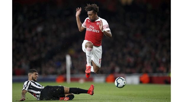 Alex Iwobi merapat ke Everton. (