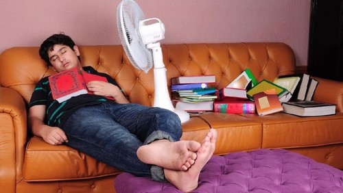 tidur pakai kipas angin