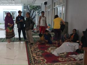 Tanggul Jati Padang Jebol Lagi, 50 KK Mengungsi ke Masjid