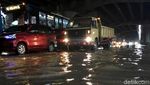 Arus Lalu Lintas Jalan DI Panjaitan Macet Imbas Banjir