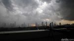 Awan Gelap Selimuti Jakarta
