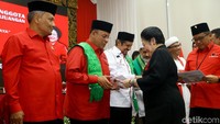 Sejumlah tokoh Islam yang turut hadir untuk bergabung menjadi kader PDIP diantaranya Habib Husein Muhdar Al Mohdar, tokoh agama di Jawa Timur; dan Habib Moh Sholeh Al Muhdar, yang menjabat sebagai Bendahara Umum Majelis Permusyawaratan Pengasuh Pesantren Se-Indonesia.