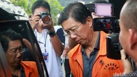 Kenneth disangka menyuap Direktur PT Krakatau Steel, Wisnu Kuncoro terkait pengadaan barang dan jasa di perusahaan pelat merah tersebut.
