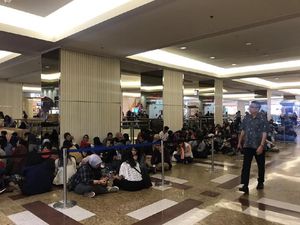 Antrean Panjang Mengular di Loket Penjualan Tiket Konser Westlife