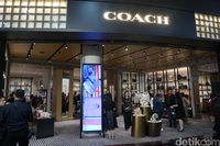 Butik Coach di Senayan City. 