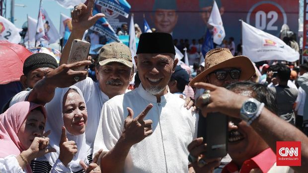 Selawat Sambut Prabowo dalam Kampanye Terbuka di Padang