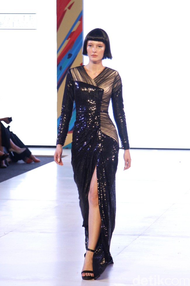 Yogie Pratama menampilkan 20 koleksi terbarunya di Fashion Nation 2019, Senayan City, Jakarta, Jumat, [15/03/2019]. Foto: mohammad Abduh/Wolipop