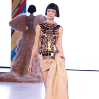 Yogie Pratama menampilkan 20 koleksi terbarunya di Fashion Nation 2019, Senayan City, Jakarta, Jumat, [15/03/2019]. Foto: mohammad Abduh/Wolipop