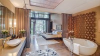 Penampakan kamar tidur utama lengkap dengan kamar mandinya. Istimewa/mansionglobal.com.