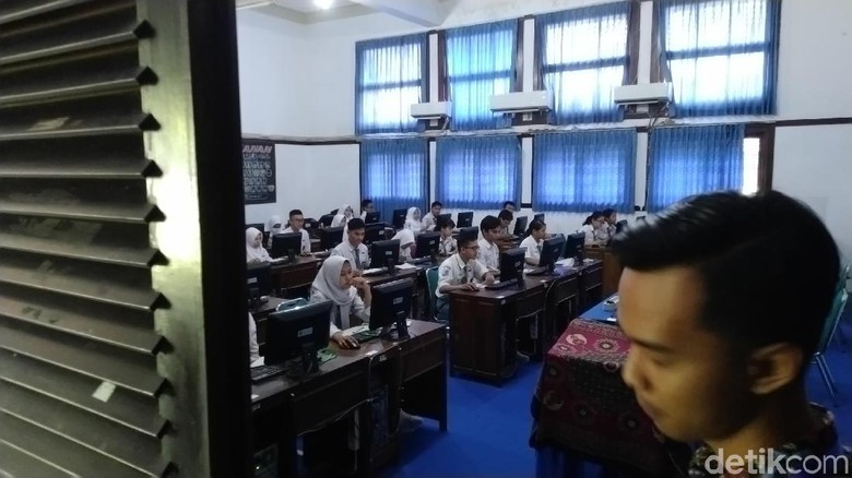 UN SMP Mulai Digelar Pagi Ini, Semangat Ya! UN SMP Mulai Digelar Pagi Ini, Semangat Ya!