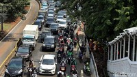 Pedestrian Gatot Subroto itu pun rencananya akan dibangun serupa dengan pedestrian yang berada di sepanjang jalan Sudirman-Thamrin.