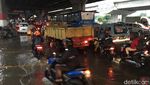 Arus Lalu Lintas Jalan DI Panjaitan Macet Imbas Banjir