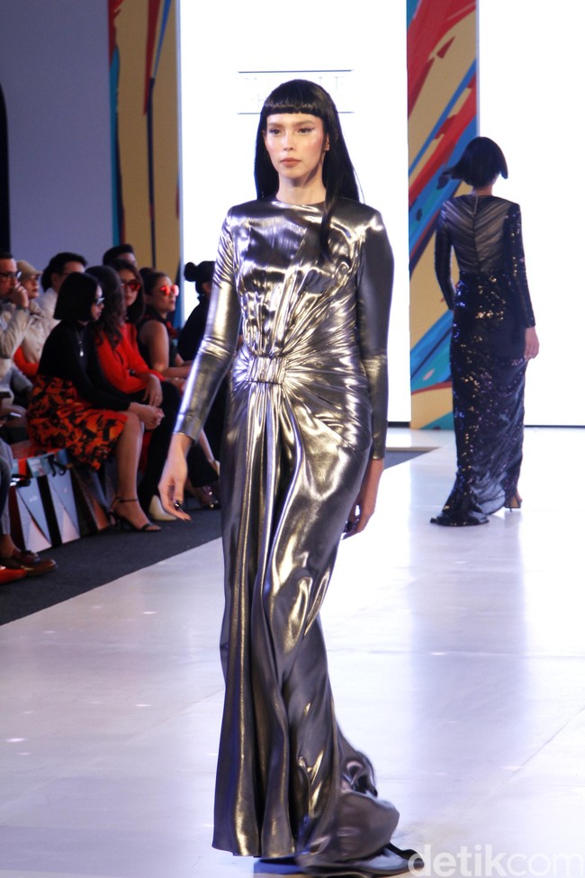 Yogie Pratama menampilkan 20 koleksi terbarunya di Fashion Nation 2019, Senayan City, Jakarta, Jumat, [15/03/2019]. Foto: mohammad Abduh/Wolipop