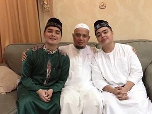 Kebahagiaan Anak Sulung Arifin Ilham Sambut Kelahiran Sang Adik