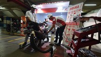 Konsep AHASS (Astra Honda Authorized Service Station) Point ini merupakan jawaban terhadap konsumen yang kini mulai memadukan penggunaan transportasi pribadi yaitu sepeda motor dengan transportasi umum yang ada. Istimewa/Wahana Makmur Sejati.