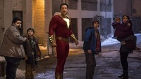 Bisakah Shazam mengalahkan musuhnya dan melindungi kawan-kawannya itu? Dok. Warner Bros
