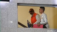 Alexander pun dijerat dengan Pasal 12 huruf a atau Pasal 12 huruf b atau Pasal 11 Undang-Undang Pemberantasan Tindak Pidana Korupsi juncto pasal 55 ayat 1 ke-1 KUHP.