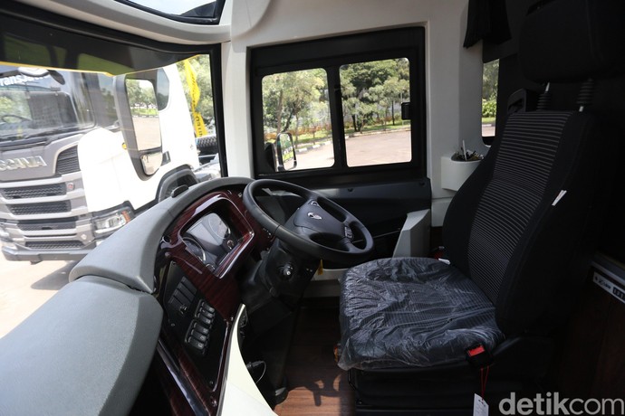 Bus Scania untuk Trans Jawa