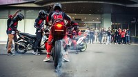Bahkan, bukan hanya menggelar kontes mobil modifikasi saja, Galaxi Autoshow 2019 juga diramaikan dengan aksi freestyle motor dari Batavia Freestyle Extreme.