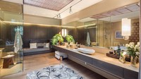 Kamar mandi yang seperti spa ini bisa digunakan oleh semua anggota keluarga. Istimewa/mansionglobal.com.