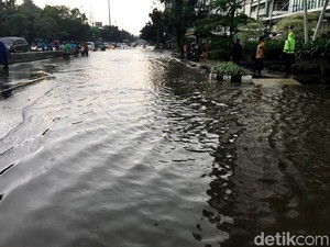 Anies Tuding Proyek LRT Biang Kerok Banjir, Menhub: Ada Buktinya?
