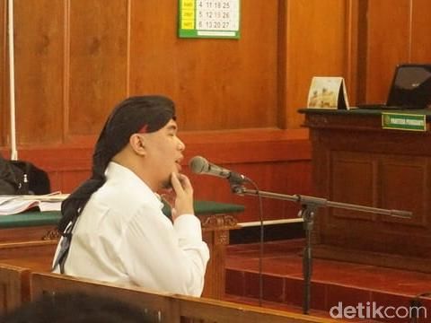 Ahmad Dhani di PN Surabaya/