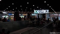 Bahkan, ada pemisah untuk bagian makanan Halal dan Non Halal bagi traveler Muslim (Shinta/detikcom)